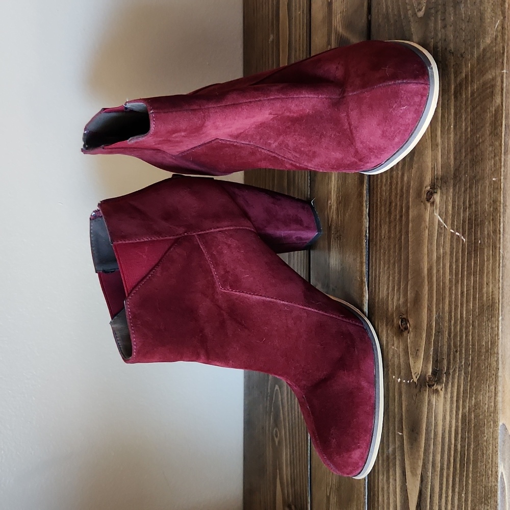 Burgundy bootie